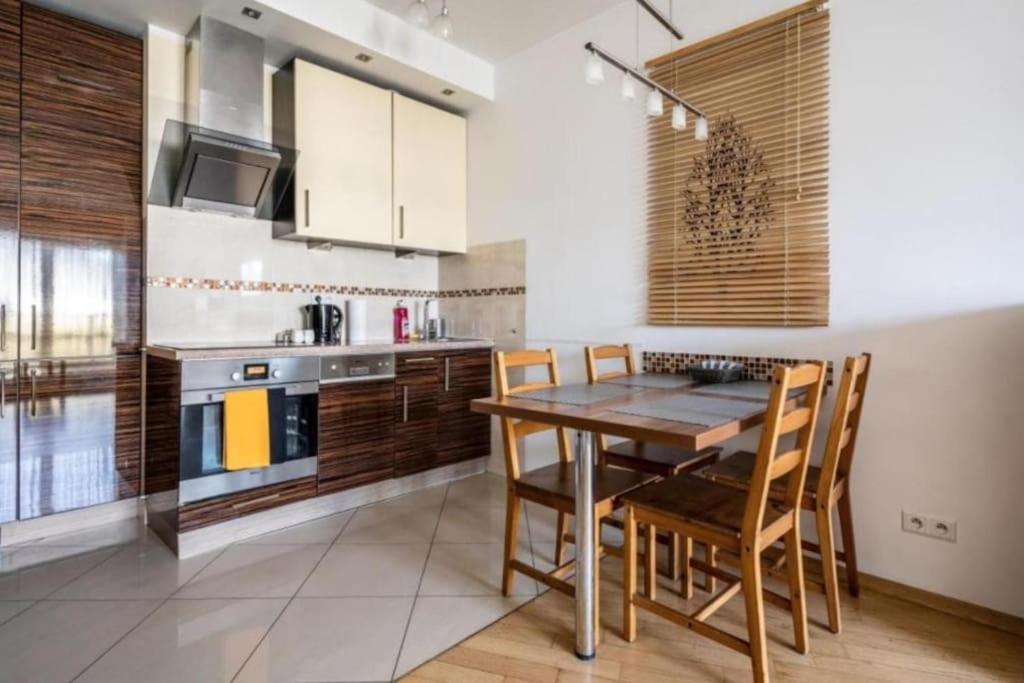 Apartment - Great Location - One Bedroom - Platinum Towers