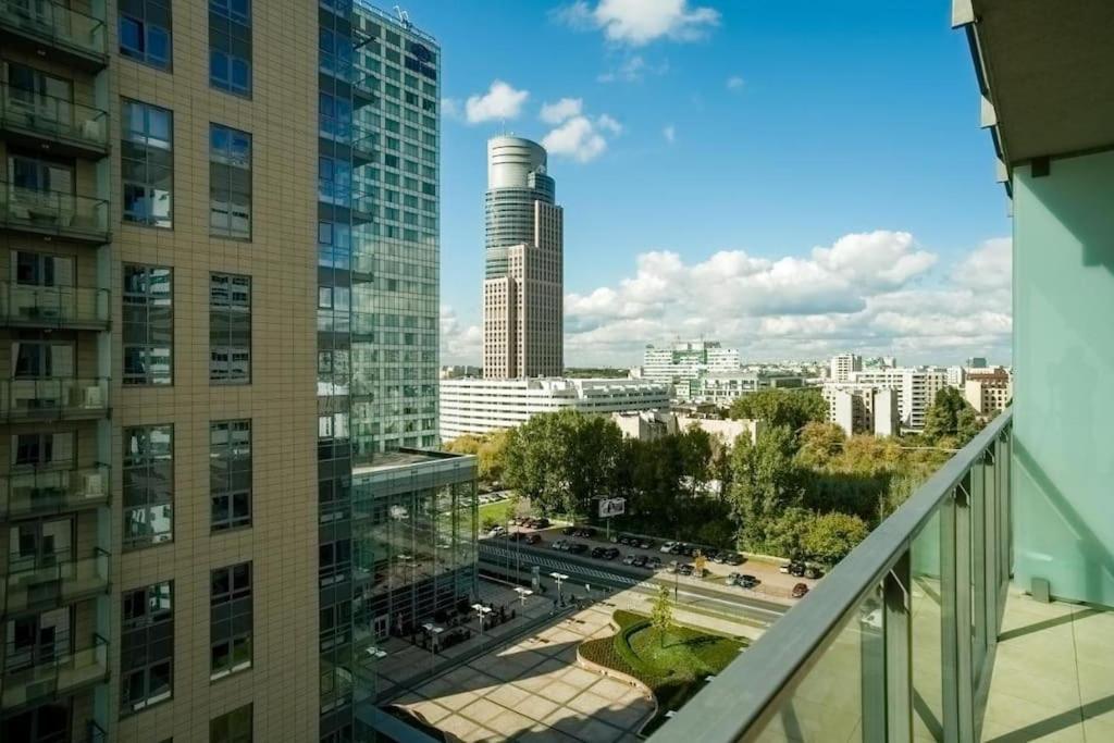 - Great Location - One Bedroom - Platinum Towers * Warsaw